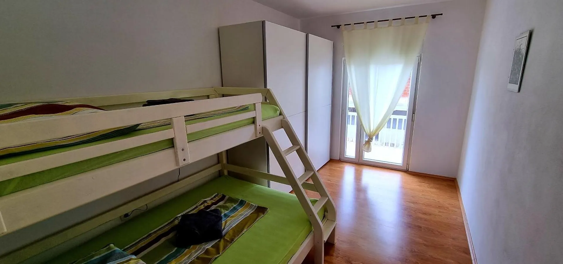 Apartment Alexandra Vir