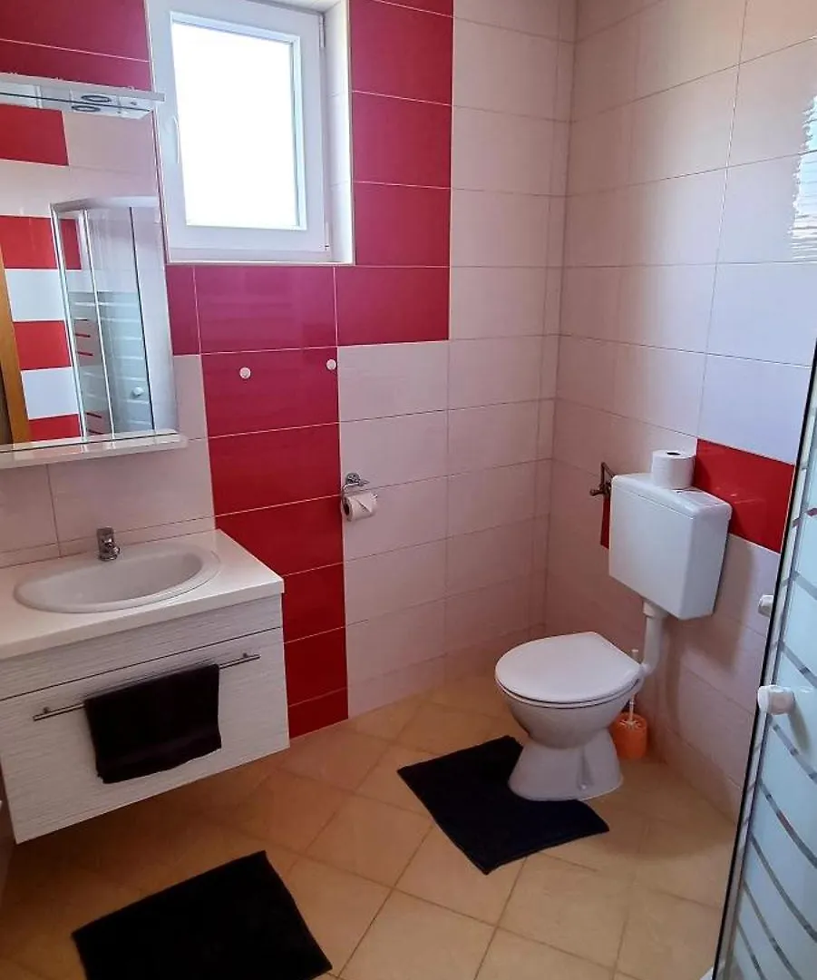 Apartment Alexandra Vir